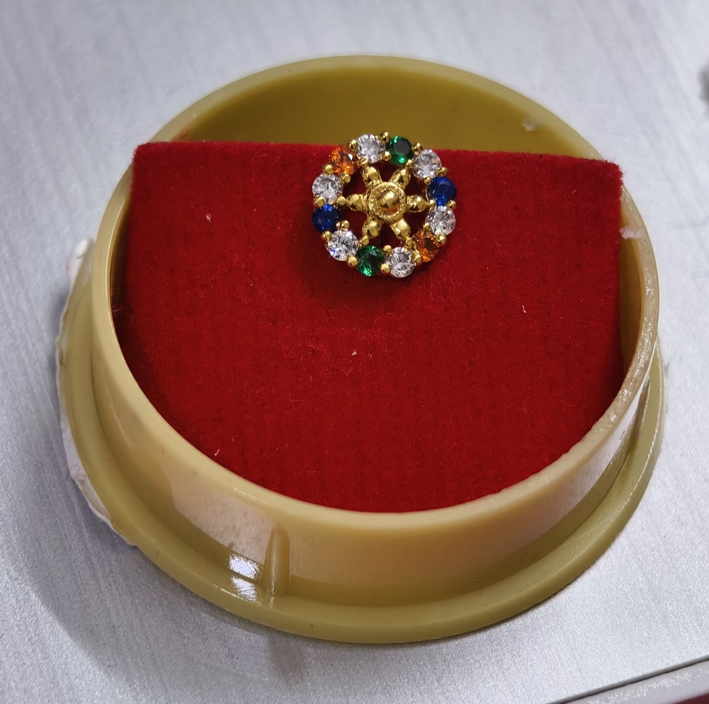 Multi-Color Wheel Stud Nose Pin