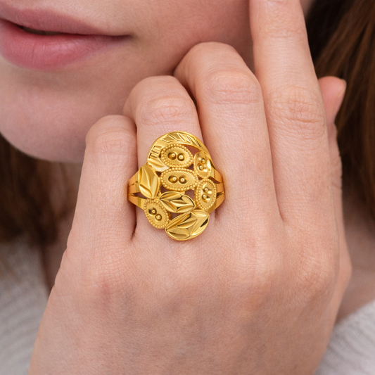 Traditional Gold Filled Ring Featuring Floral and Leaf
