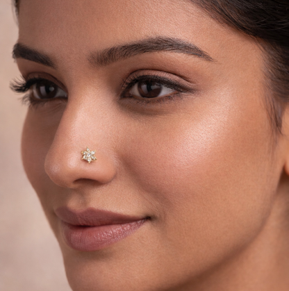 Sparkling Sunburst wire Nose Pin