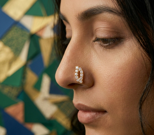 Sparkling Leaf Wire Nose Pin