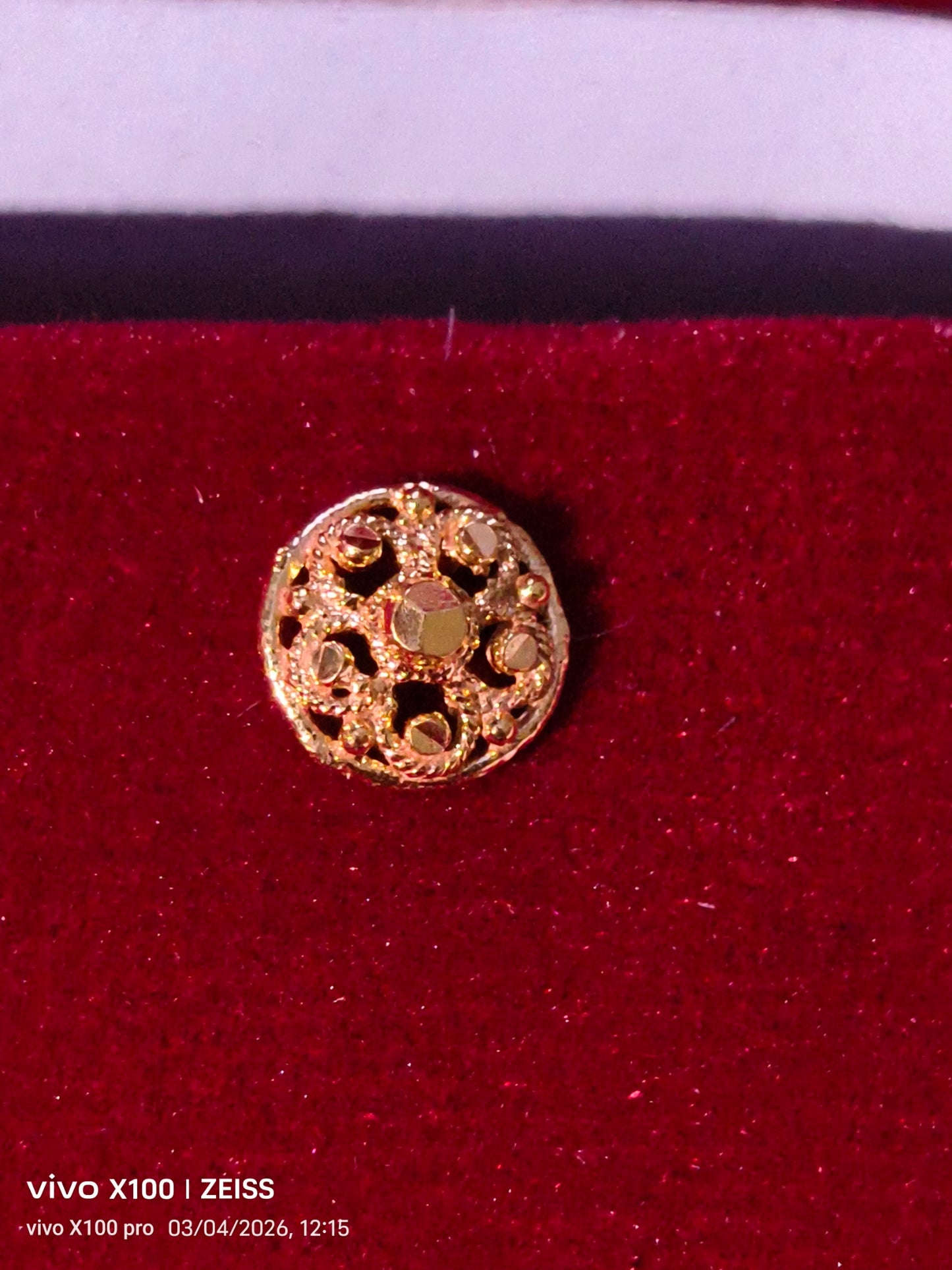 Royal Filigree Wire Nose Pin