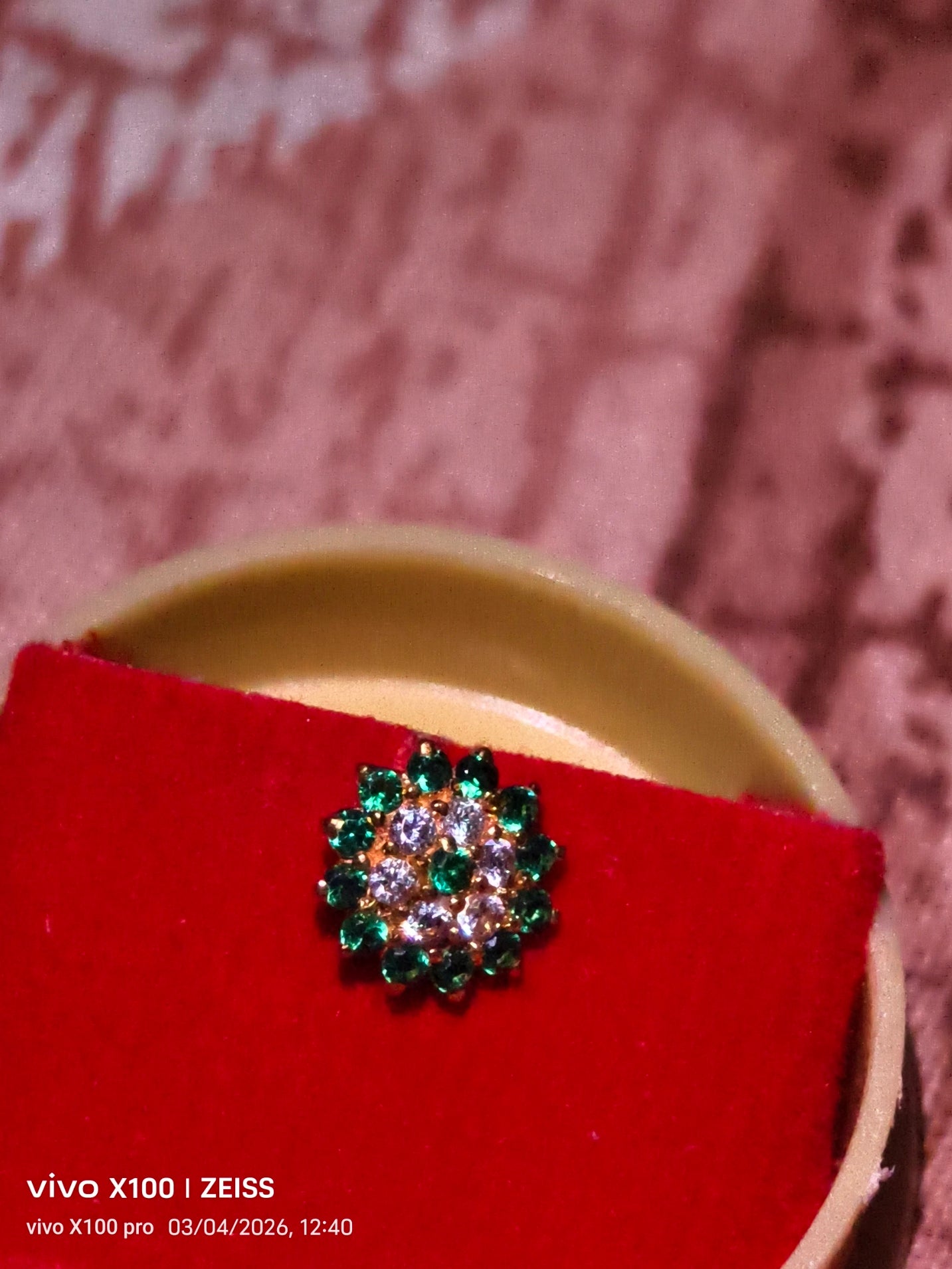 Emerald Sparkle Stud Nose Pin
