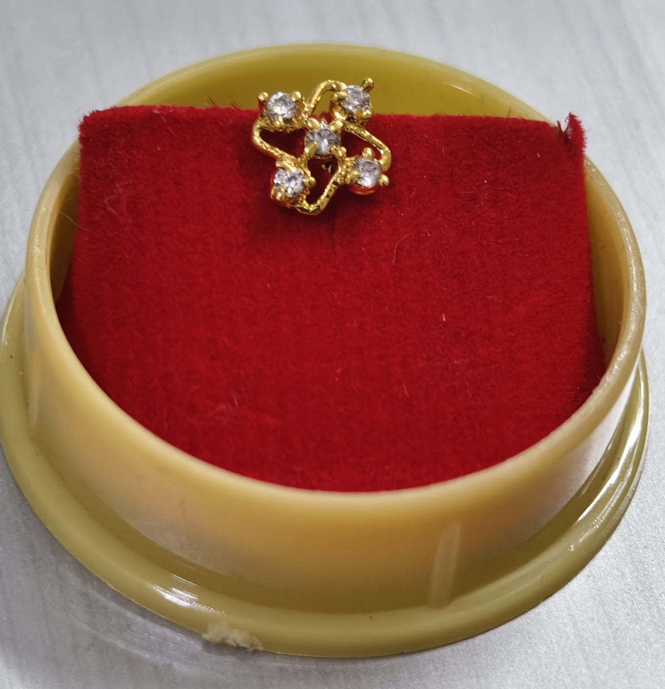 Crystal Flower Stud Nose Pin