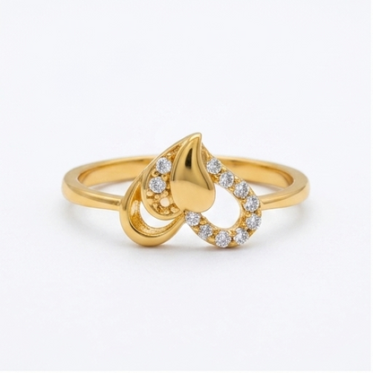 Elegant Gold Abstract Teardrop Halo Ring with Sparkling Stones for Women