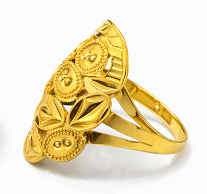 Traditional Gold Filled Ring Featuring Floral and Leaf