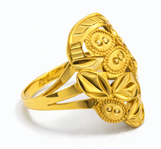 Traditional Gold Filled Ring Featuring Floral and Leaf