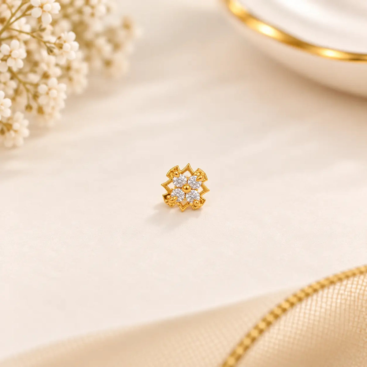 AVIRRA Gold Filled Floral Crystal Nose Pin